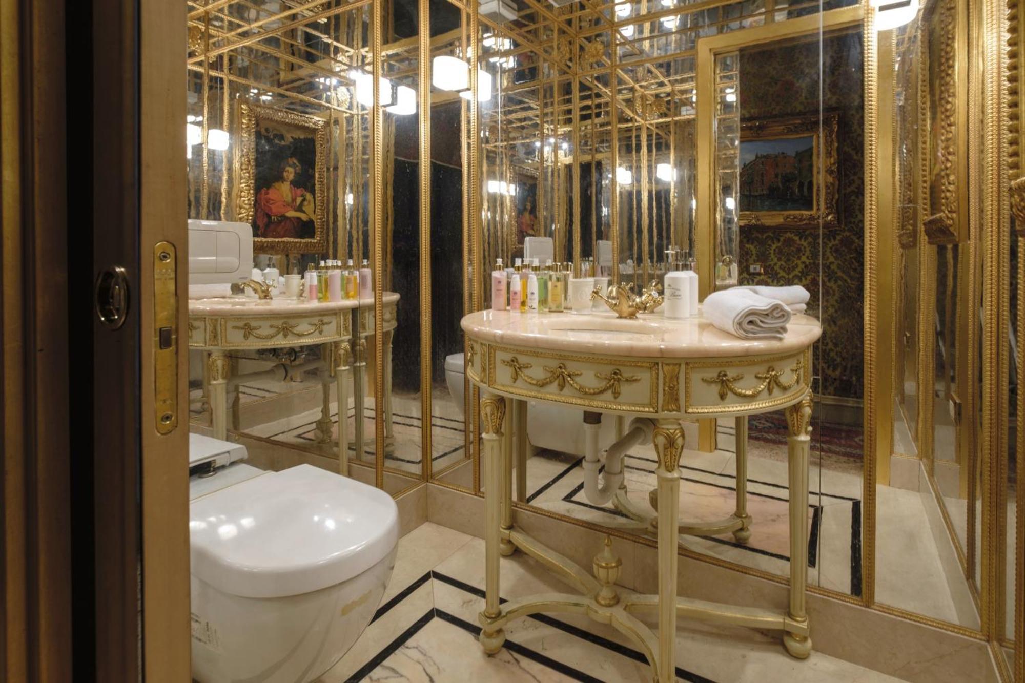 Palazzo Ca' Bernardo By Francesco Molon Hotel Venesia Bagian luar foto
