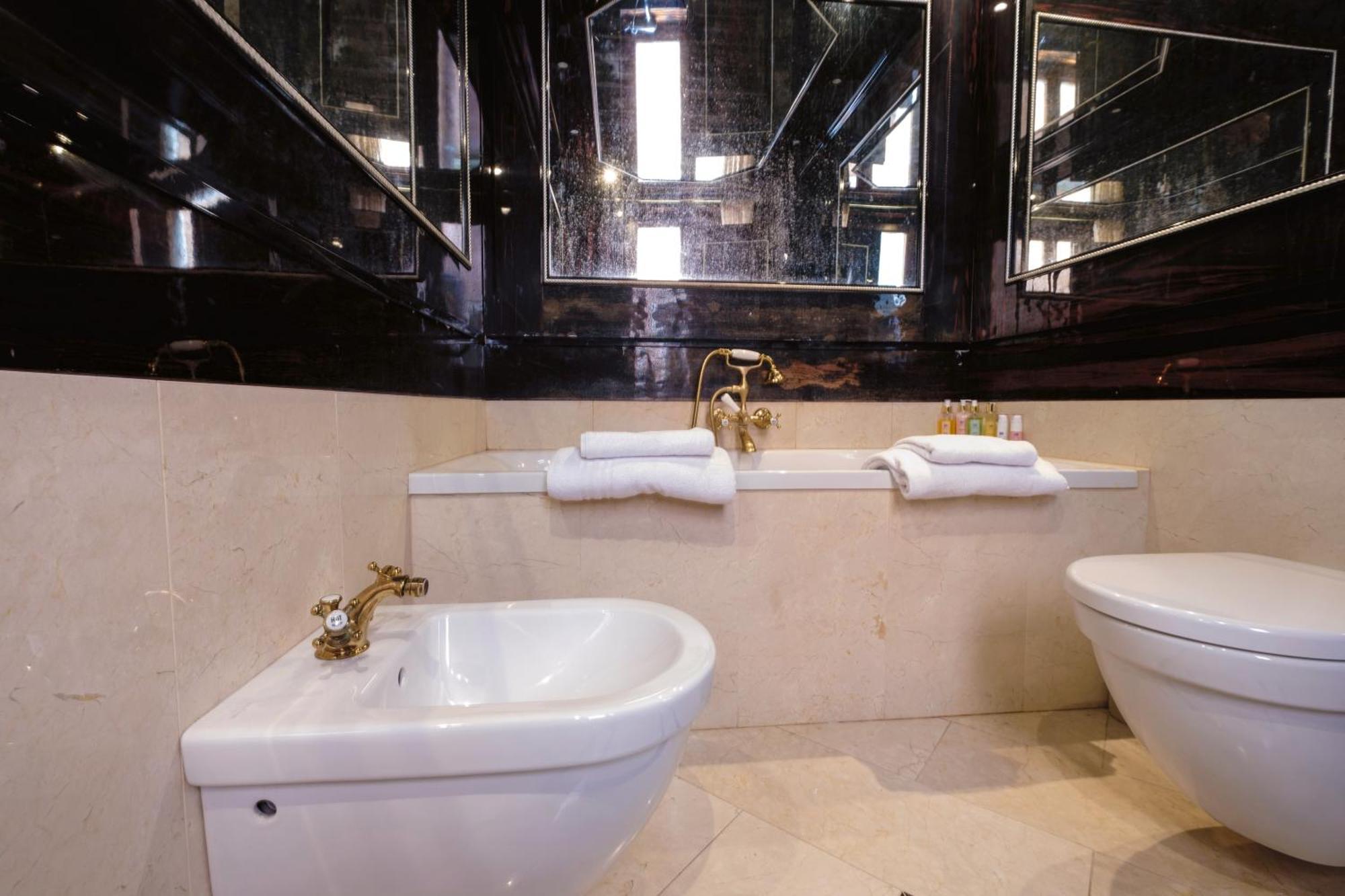 Palazzo Ca' Bernardo By Francesco Molon Hotel Venesia Bagian luar foto