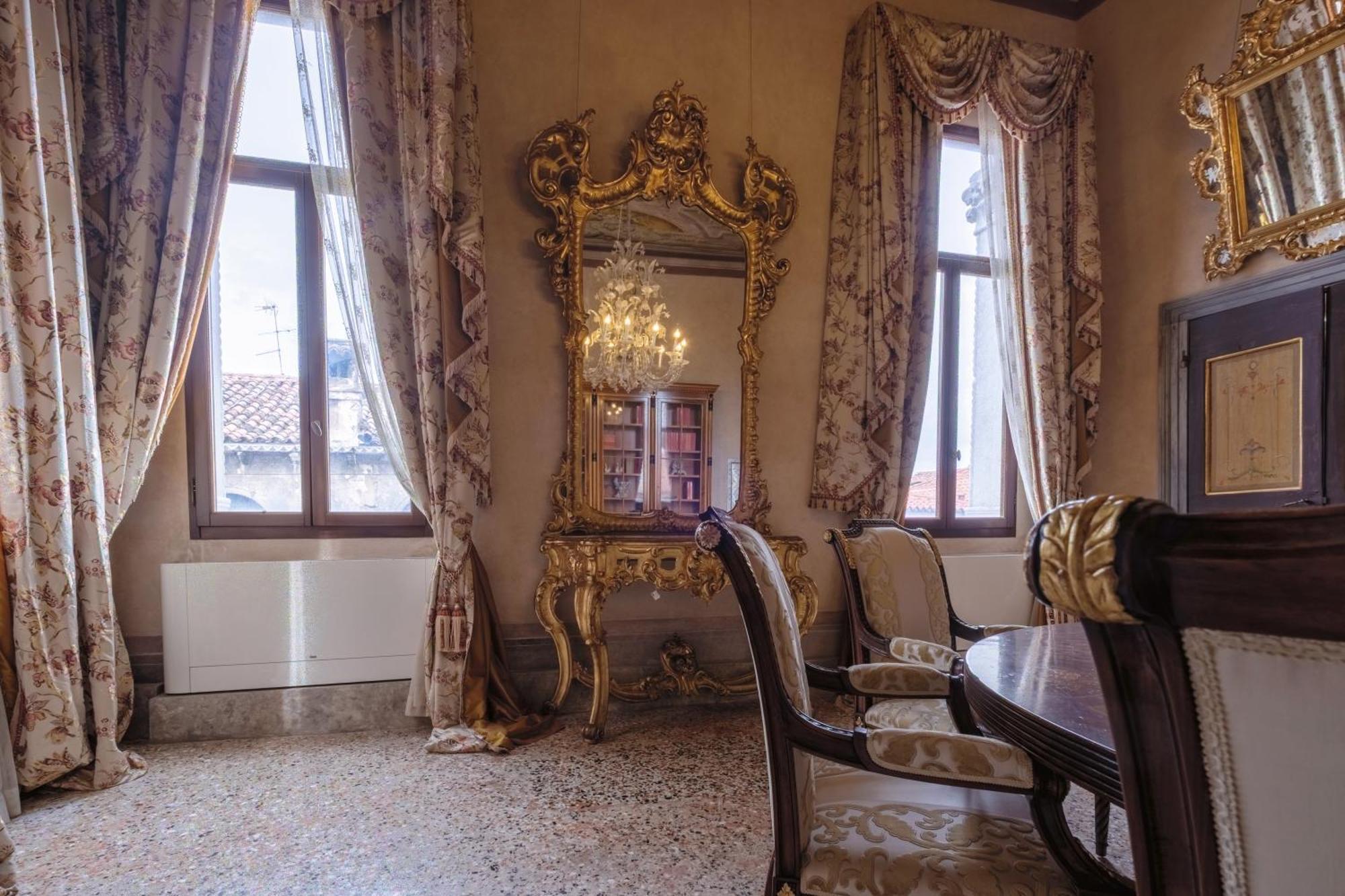 Palazzo Ca' Bernardo By Francesco Molon Hotel Venesia Bagian luar foto