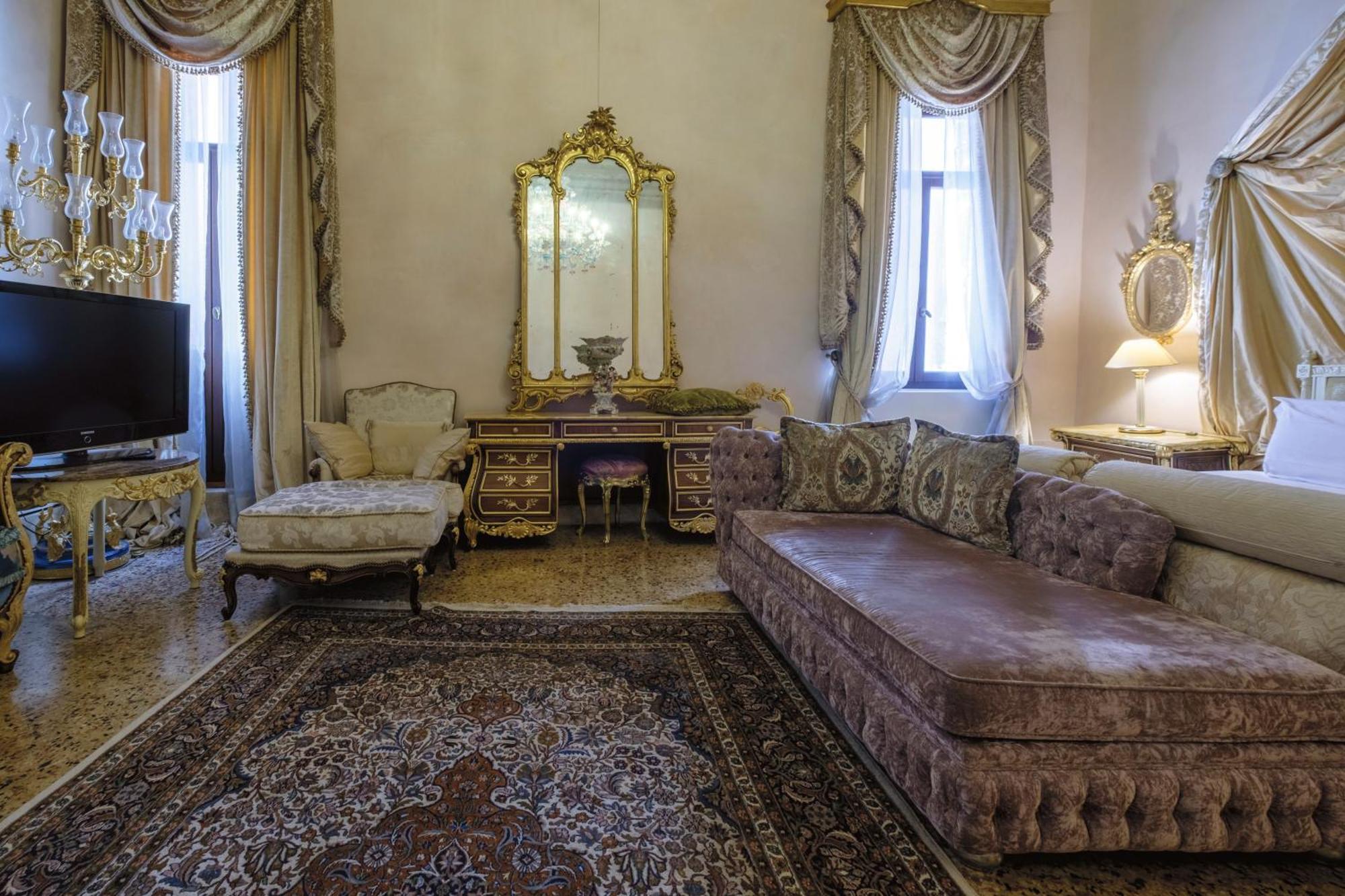 Palazzo Ca' Bernardo By Francesco Molon Hotel Venesia Bagian luar foto